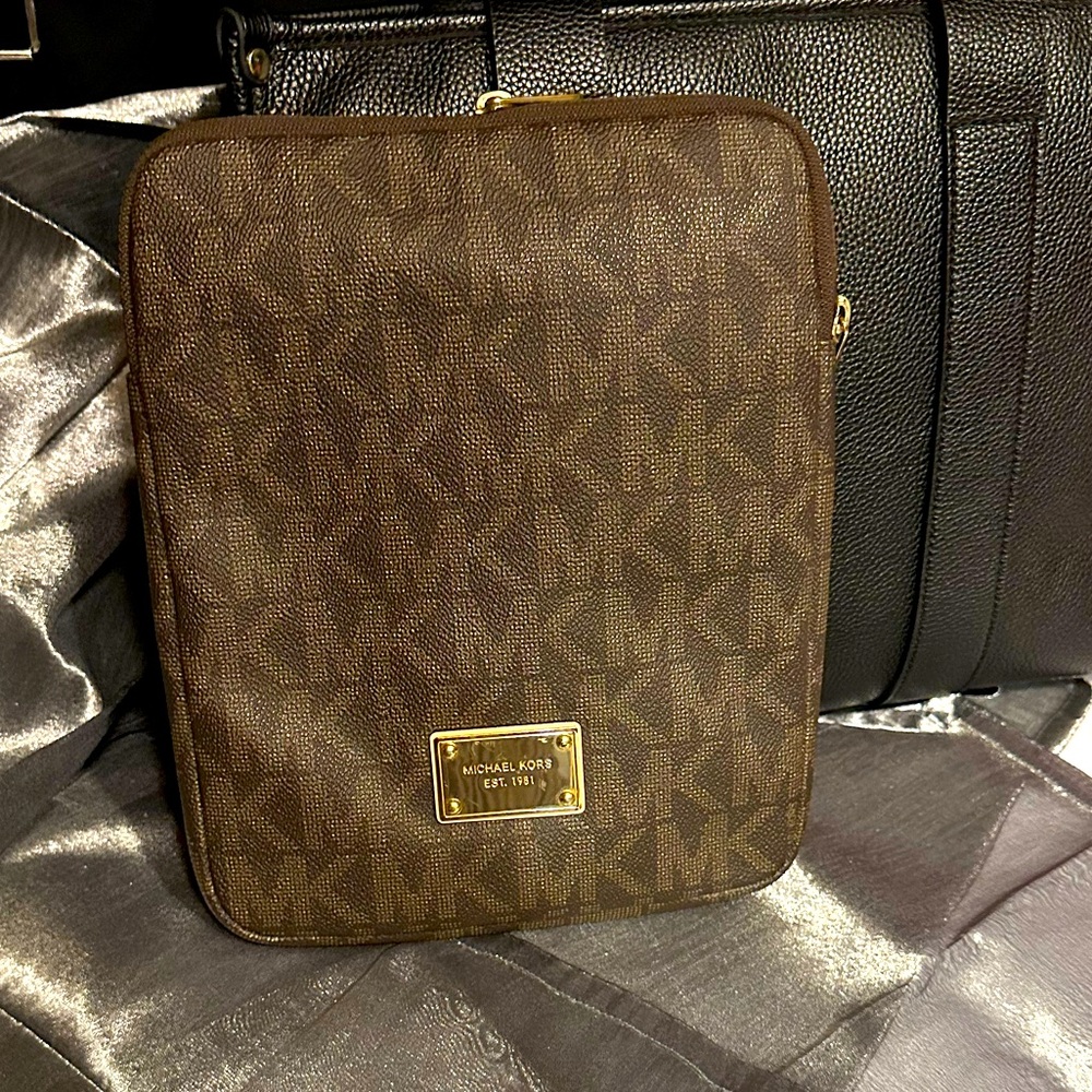 Michael Kors Tablet/iPad Case